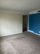 14363 Stephens Rd in Warren, MI - Building Photo - Building Photo