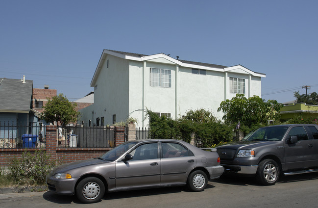 616 Manhattan Pl in Los Angeles, CA - Building Photo - Building Photo