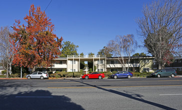 Hamilton House Apartments in San Jose, CA - Building Photo - Building Photo