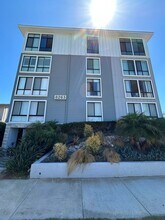 8263 Camino Del Oro in San Diego, CA - Building Photo - Building Photo