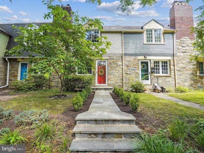 property at 705 Avon Pl