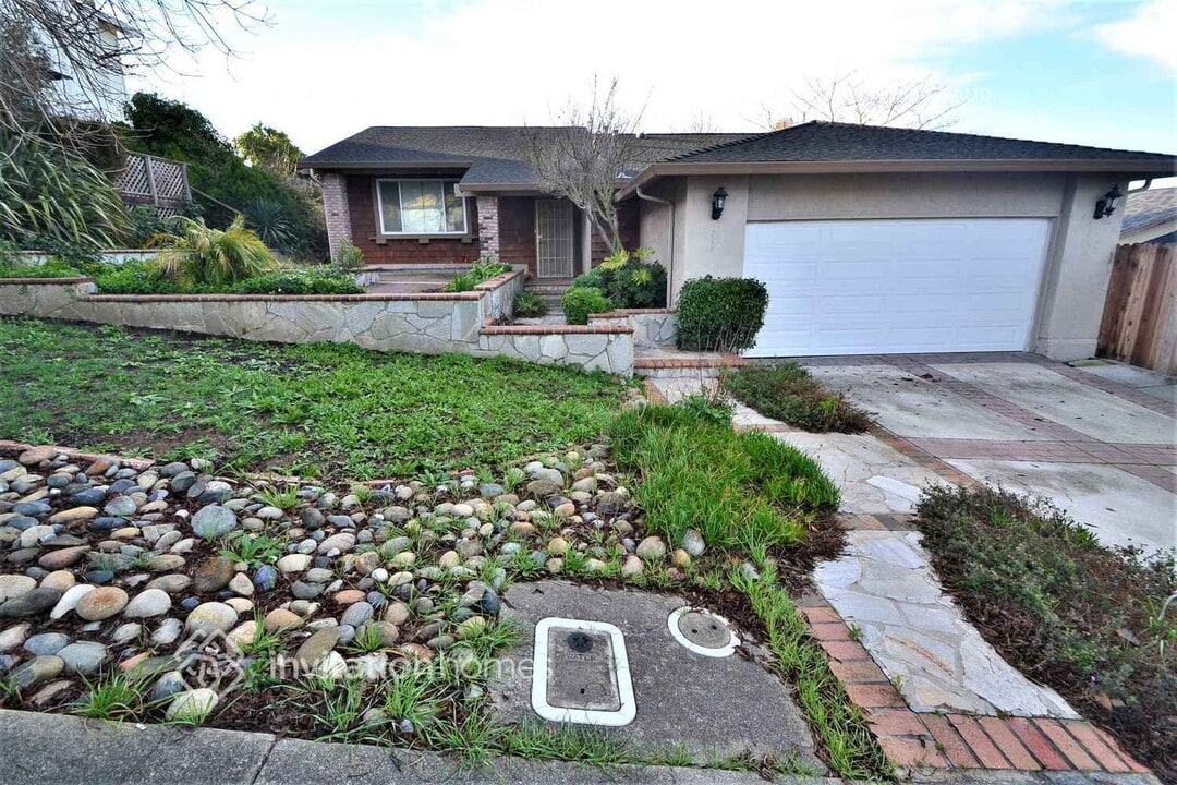 556 Phoenix Cir in Vallejo, CA - Building Photo