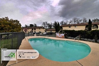 333 Boulder Creek Dr in Redding, CA - Building Photo - Building Photo