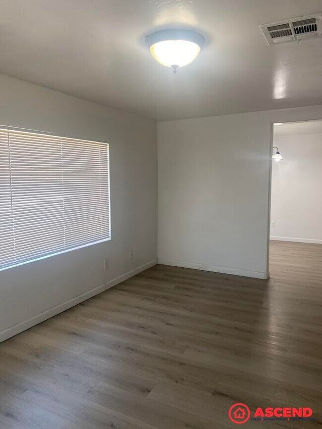 201 E 1st St in Buttonwillow, CA - Building Photo - Building Photo