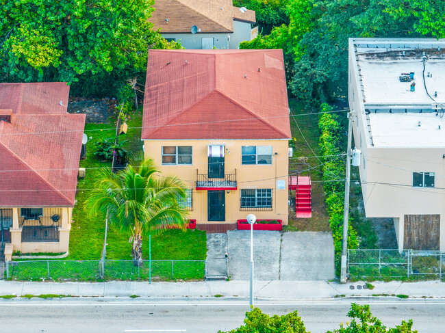 6585 NW 17th Ave in Miami, FL - Building Photo - Building Photo