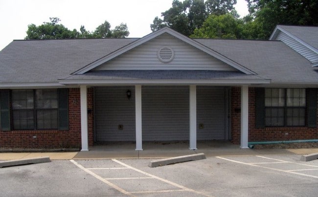 210 W Nettleton Ave in Jonesboro, AR - Building Photo - Building Photo