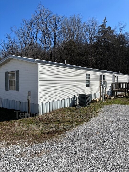 329 Hillsdale Estates Ln in Dixon Springs, TN - Building Photo