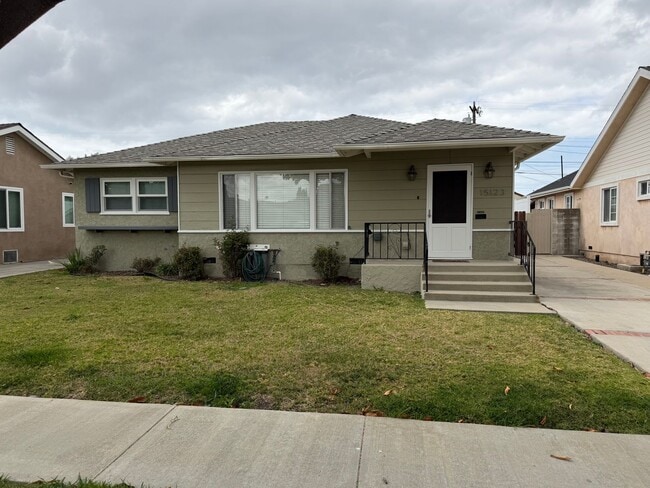 property at 15123 Kornblum Ave.