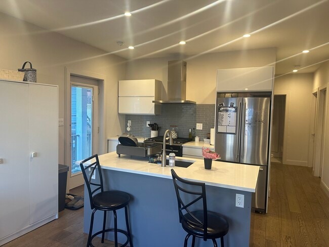 48 Tuttle St, Unit 1