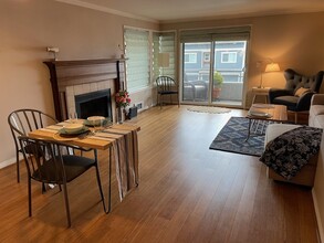 4222 Beach Dr SW in Seattle, WA - Building Photo - Building Photo