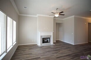 2195 Ridgefield Ave in Zachary, LA - Building Photo