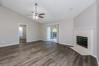 12419 Long Lake Dr N in Jacksonville, FL - Building Photo - Building Photo