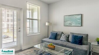 4950 W Prescott St, Unit 5208 in Tampa, FL - Building Photo
