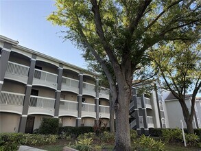 13839 Fairway Island Dr in Orlando, FL - Building Photo - Building Photo