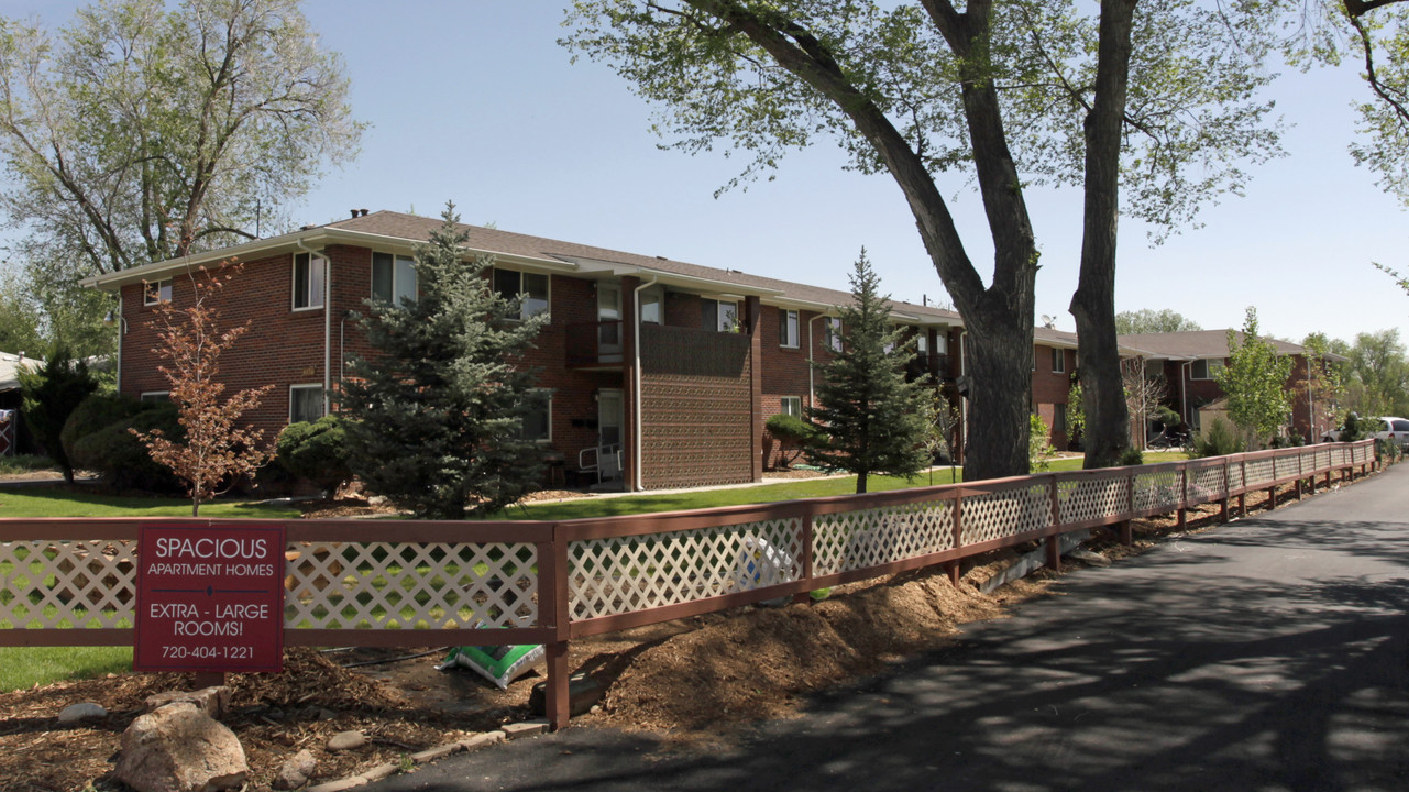 4450 Holland St in Wheat Ridge, CO - Building Photo