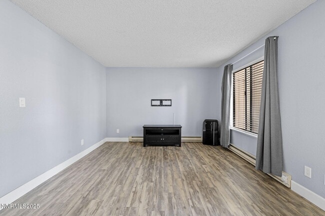 3399 Crystal Ln in Reno, NV - Building Photo - Building Photo