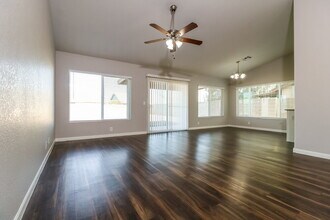 10258 W Pasadena Ave in Glendale, AZ - Building Photo - Building Photo
