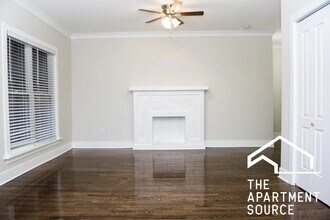 726 W Roscoe St, Unit 1S in Chicago, IL - Foto de edificio - Building Photo