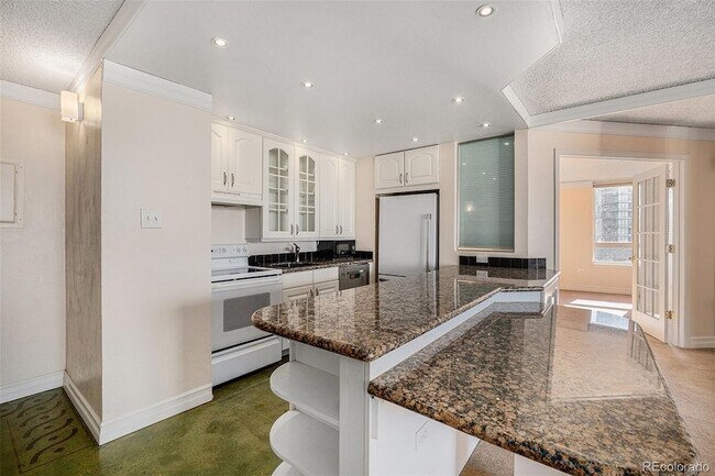 1020 15th St, Unit 21L in Denver, CO - Building Photo - Building Photo