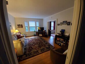 215 Fountain St, Unit C in New Haven, CT - Building Photo - Building Photo