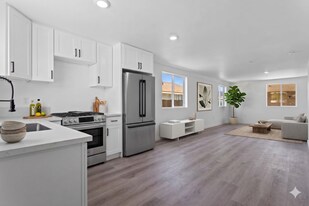 850 W Gage Ave in Los Angeles, CA - Building Photo