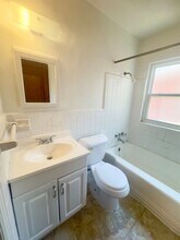 1104 Riverview Blvd in St. Louis, MO - Building Photo - Building Photo