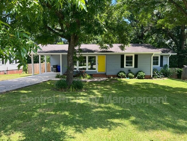 property at 32 N Garden Cir