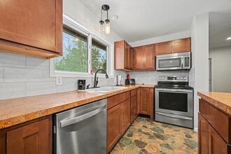 325 W Delhi Rd, Unit 180 in Ann Arbor, MI - Foto de edificio - Building Photo