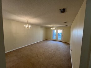 101 Hall St in Hinesville, GA - Building Photo - Building Photo