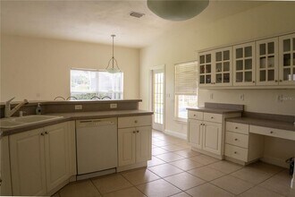 6063 Sabal Hammock Cir in Port Orange, FL - Building Photo - Building Photo
