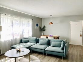 43 Lake Shore Ct, Unit #1 Apartments