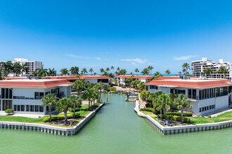 The Indies West in Naples, FL - Foto de edificio - Building Photo