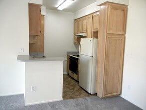 Gateway Court in Torrance, CA - Building Photo - Building Photo