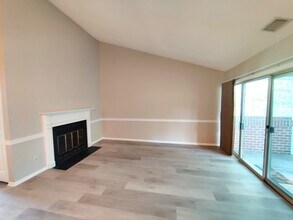 3151D Covewood Ct in Falls Church, VA - Building Photo - Building Photo