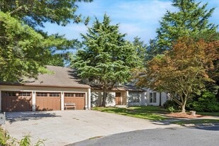 2 Woodstock in Linwood, NJ - Building Photo