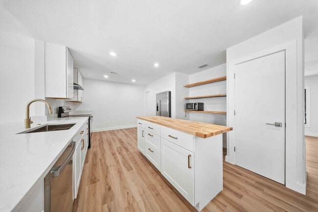 948 Canal Cir in Sebastian, FL - Building Photo - Building Photo