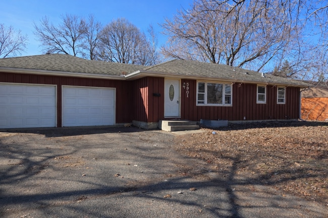 5901 Century Blvd in Brooklyn Park, MN - Building Photo - Building Photo