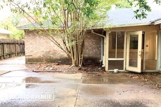 12115 Creekhurst Dr in Houston, TX - Building Photo - Building Photo