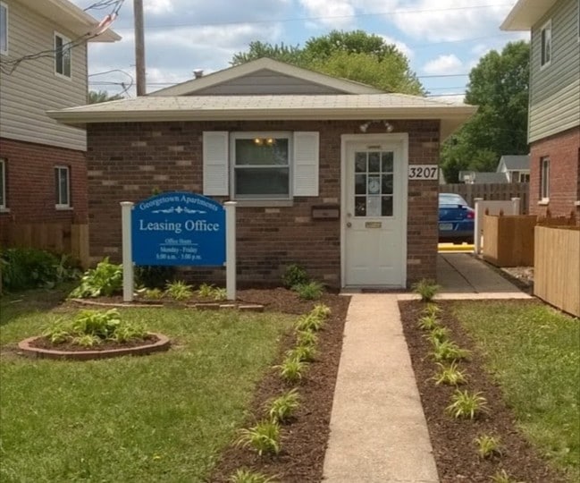 The Georgetown Apartments in Granite City, IL - Foto de edificio - Building Photo