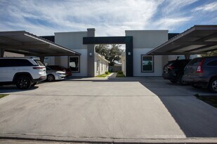 1723 W Marlin St, Unit 2 in Pharr, TX - Building Photo