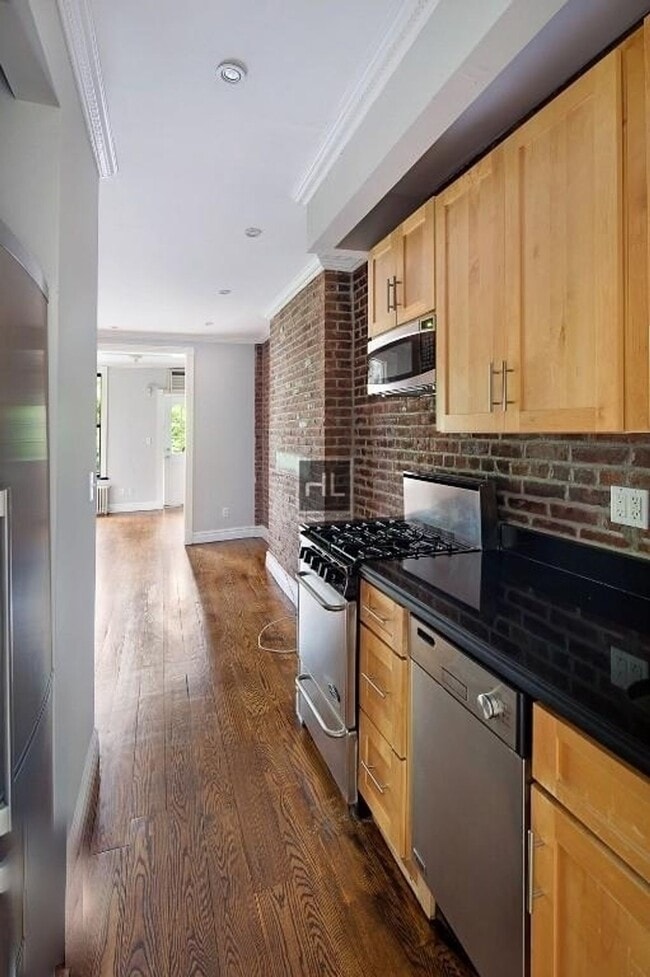 property at 95 Perry St