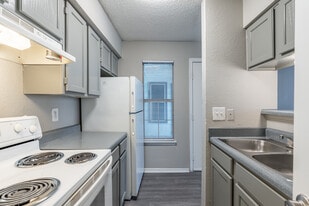 The Harrison in Dallas, TX - Building Photo