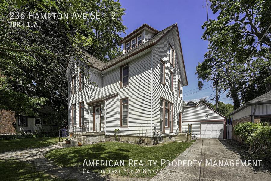 236 Hampton Ave SE in Grand Rapids, MI - Building Photo