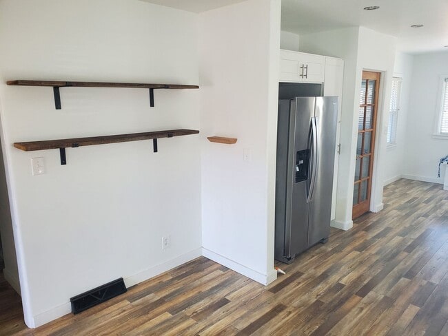 property at 2514 W Dalton Ave
