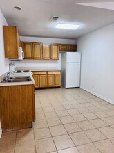 8016 Lowndes St in Bay St. Louis, MS - Foto de edificio - Building Photo