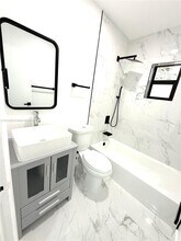 1 NW 10th St in Hallandale Beach, FL - Building Photo - Building Photo