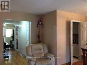 105 Bellrock Dr in Toronto, ON - Building Photo - Building Photo