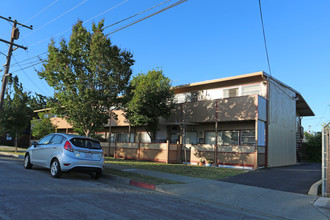 Linden Street Apartments in Hayward, CA - Foto de edificio - Building Photo