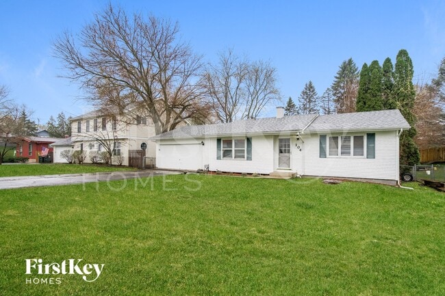 104 E Oak St in Lake In The Hills, IL - Building Photo - Building Photo