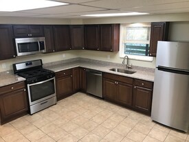 122 Ruth St, Unit Unit A in Pittsburgh, PA - Building Photo